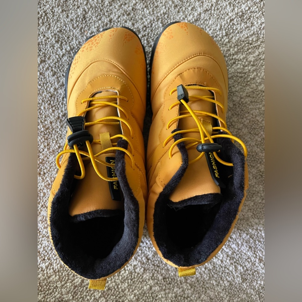 Nature Contact hiking boots. Size 41 (10US). Vegan. NWT Lightweight/lug soles. - Picture 3 of 12